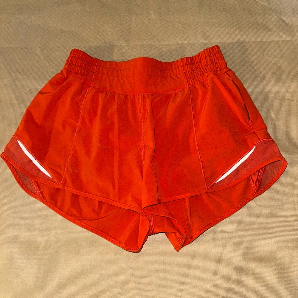 Lululemon Hotty Hot 2.5”